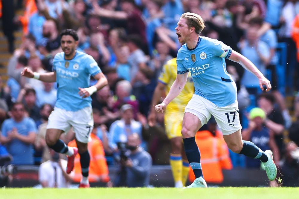 浓眉再现禁区霸主风采，按冒篮网克拉克斯顿守护独行侠禁区.